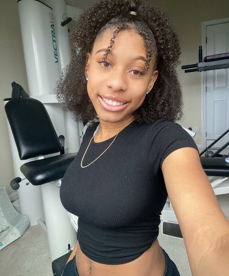 Foto di nudo di fuga di OnlyFans di Elyse Rey