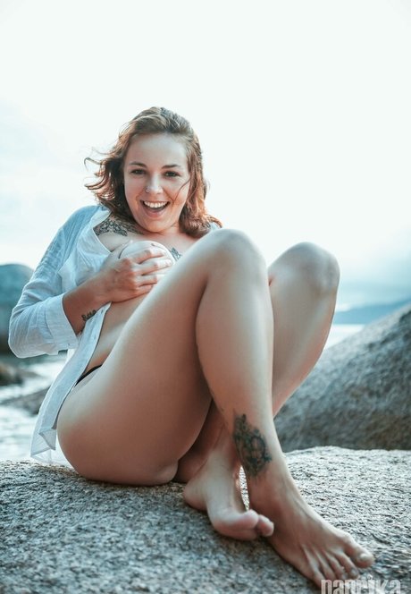 Foto di nudo di fuga di OnlyFans di Juliana
