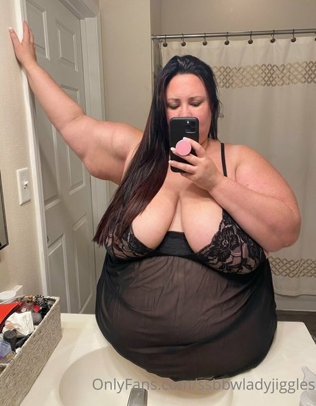 Foto di nudo di fuga di OnlyFans di Ssbbwladyjiggles
