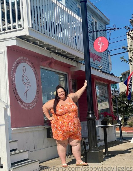 Ssbbwladyjiggles