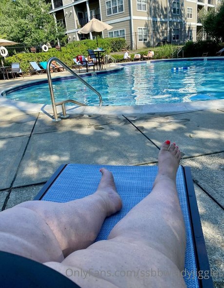 Ssbbwladyjiggles