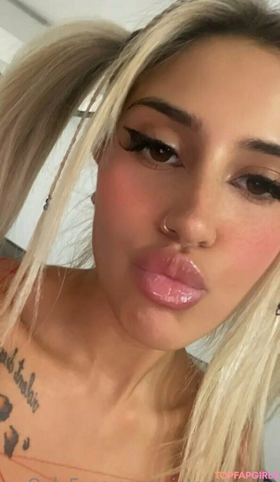 Foto di nudo di fuga di OnlyFans di Victoriagucci #245 Foto di nudo di fuga di OnlyFans di Victoriagucci #245