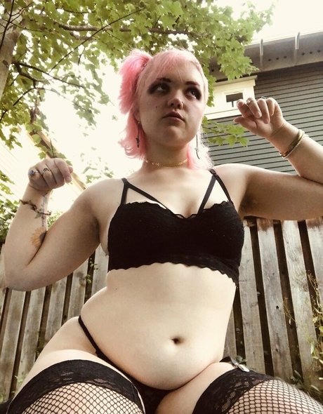 Foto di nudo di fuga di OnlyFans di Pwuppydove