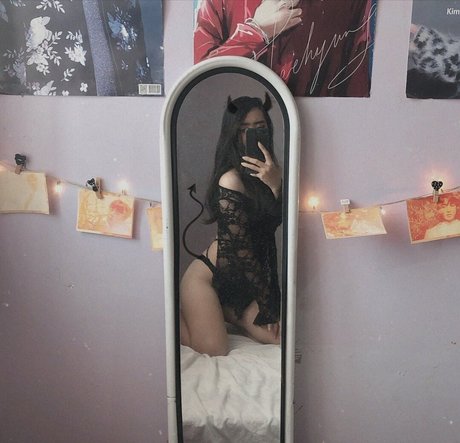 Foto di nudo di fuga di OnlyFans di Echan