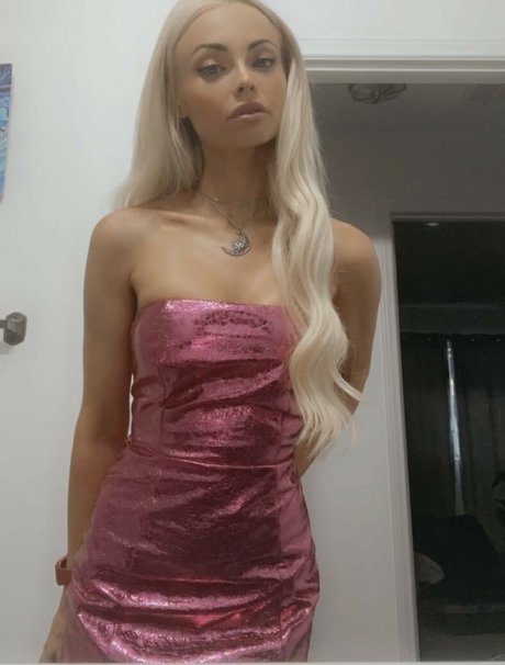 Foto di nudo di fuga di OnlyFans di Katja Glieson
