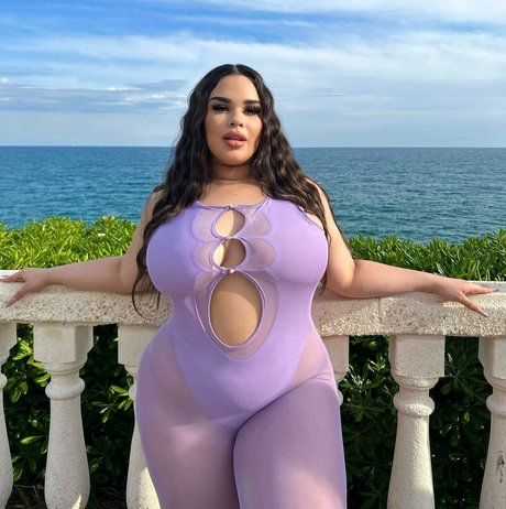 Foto di nudo di fuga di OnlyFans di Curvyexoticaa
