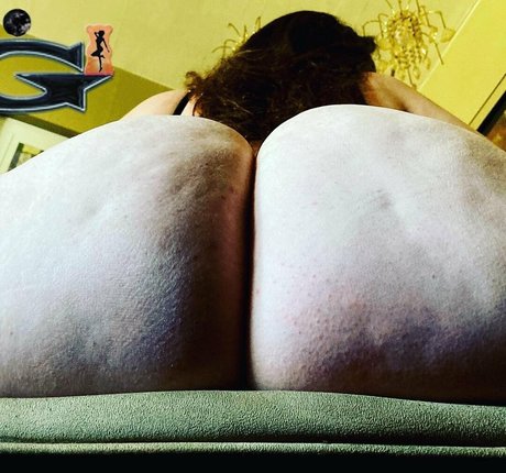Foto di nudo di fuga di OnlyFans di Supergummiegirlycami