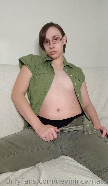 Foto di nudo di fuga di OnlyFans di Devinincarnate