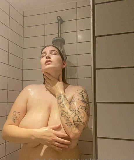 Foto di nudo di fuga di OnlyFans di Nanna Frkbb