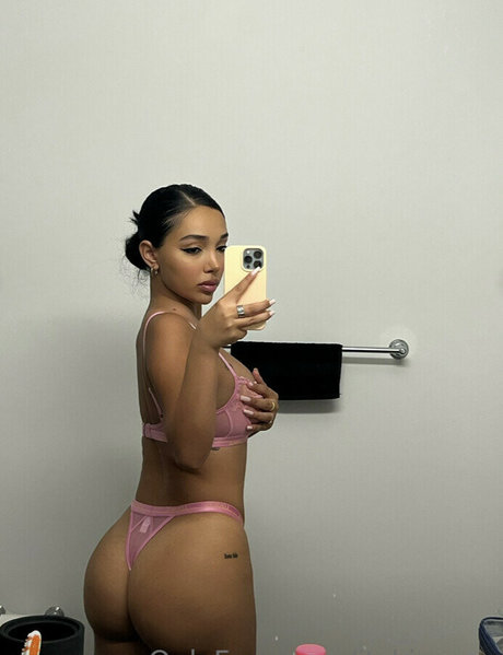 Foto di nudo di fuga di OnlyFans di Kiara Marie