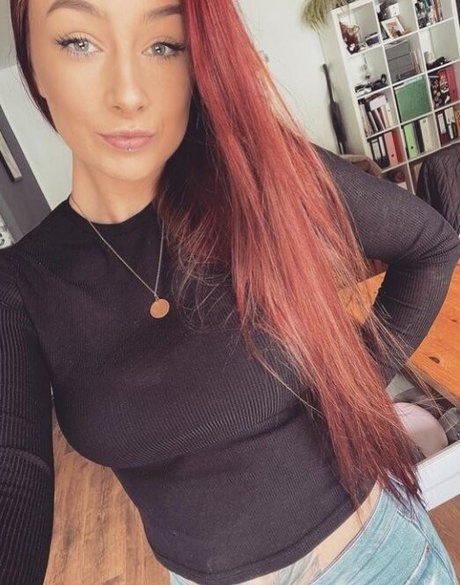 Foto di nudo di fuga di OnlyFans di Lizzzyfox