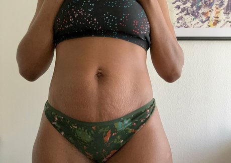 Foto di nudo di fuga di OnlyFans di Mangomob92