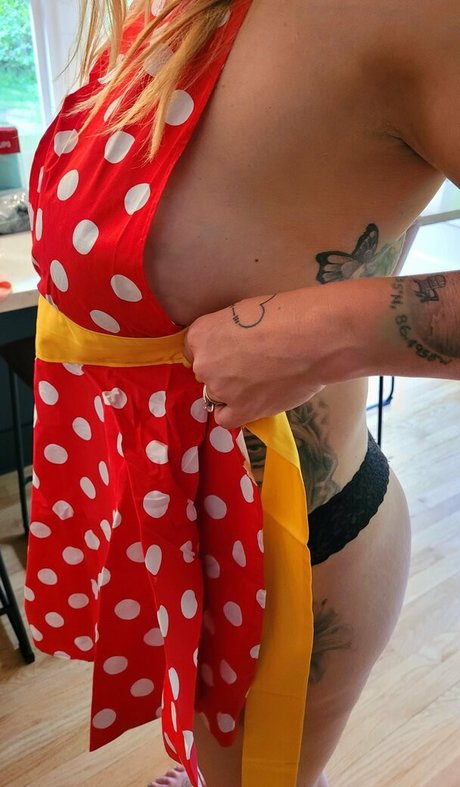 Foto di nudo di fuga di OnlyFans di Asmrdailyroutine