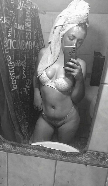 Foto di nudo di fuga di OnlyFans di Marrrrrr1