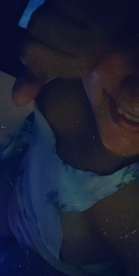 Foto di nudo di fuga di OnlyFans di Girllola