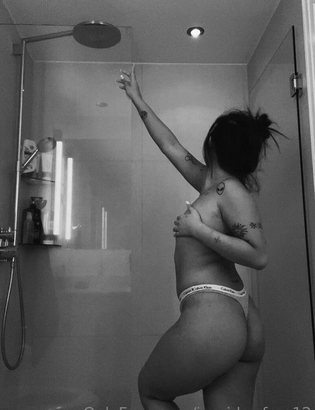 Foto di nudo di fuga di OnlyFans di Ingridmrfree12