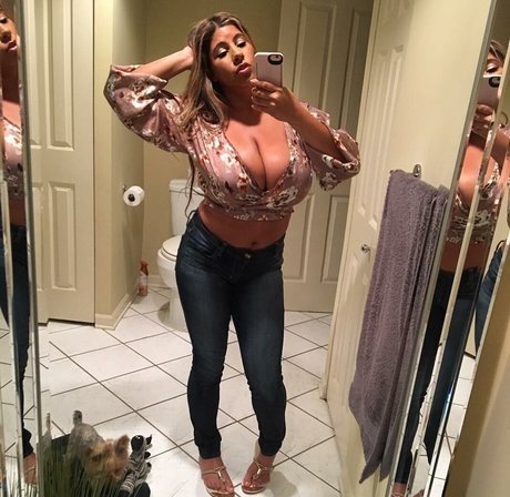 Foto di nudo di fuga di OnlyFans di Andrea Marie