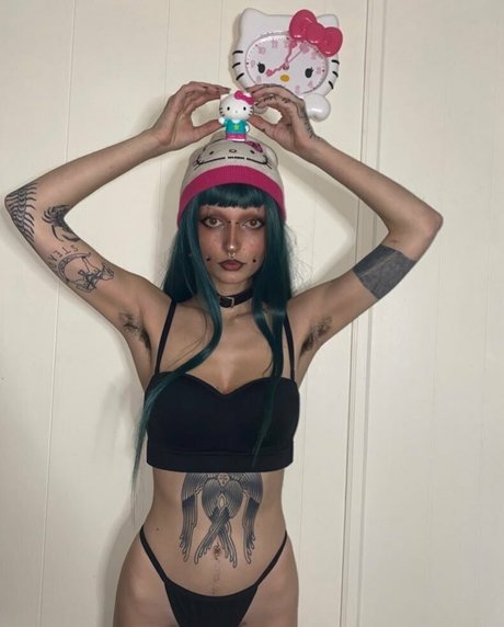 Foto di nudo di fuga di OnlyFans di Lovepotionfree