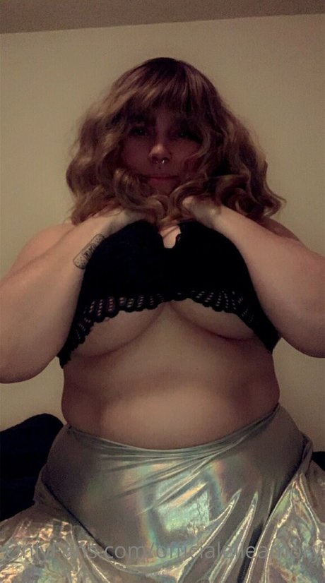 Foto di nudo di fuga di OnlyFans di Officialelleamory