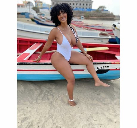 Foto di nudo di fuga di OnlyFans di Sophie Likosky