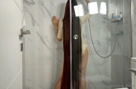 Foto di nudo di fuga di OnlyFans di Aliiamore