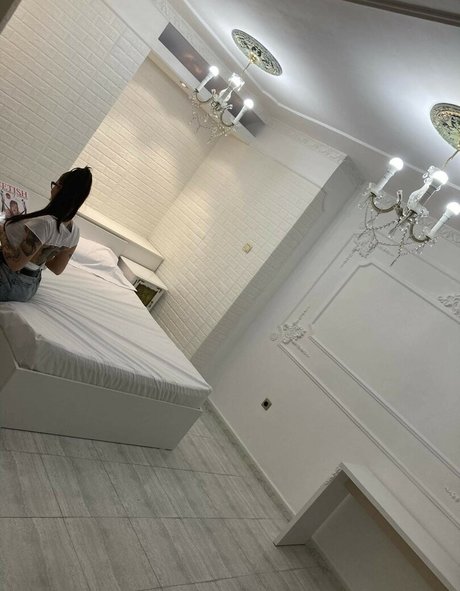 Foto di nudo di fuga di OnlyFans di Emona