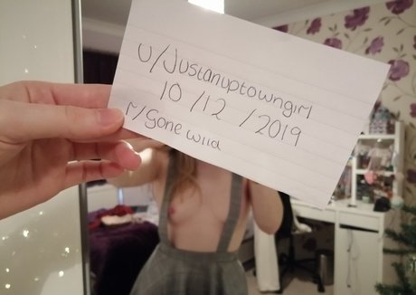 Foto di nudo di fuga di OnlyFans di Justanuptowngirl