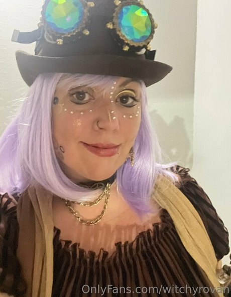 Foto di nudo di fuga di OnlyFans di Witchyrovan