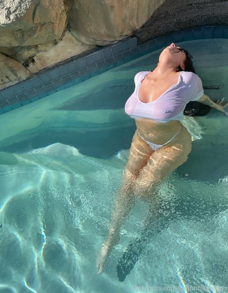 Foto di nudo di fuga di OnlyFans di Devereuxquinn