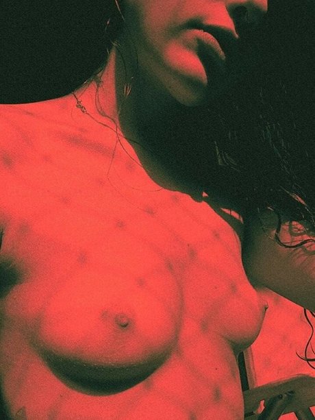 Foto di nudo di fuga di OnlyFans di Djbae