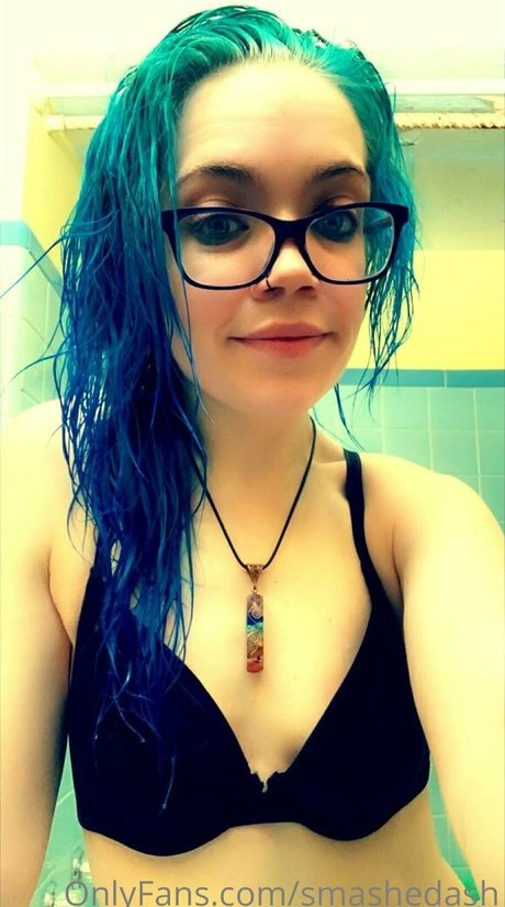 Foto di nudo di fuga di OnlyFans di Smashedash
