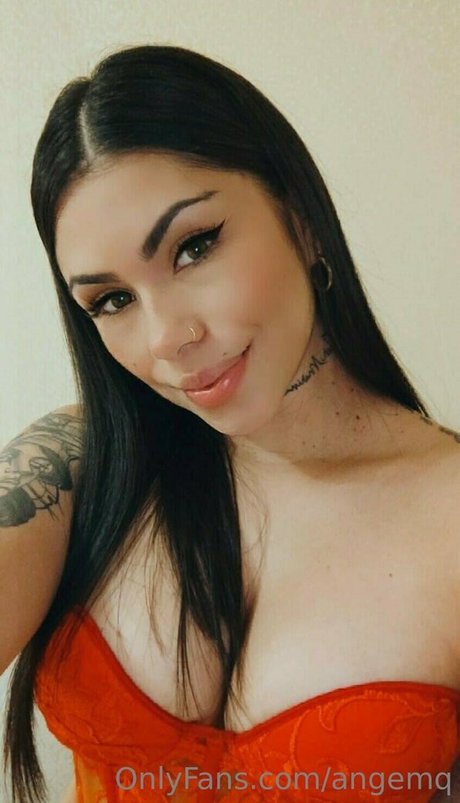 Foto di nudo di fuga di OnlyFans di Angemq
