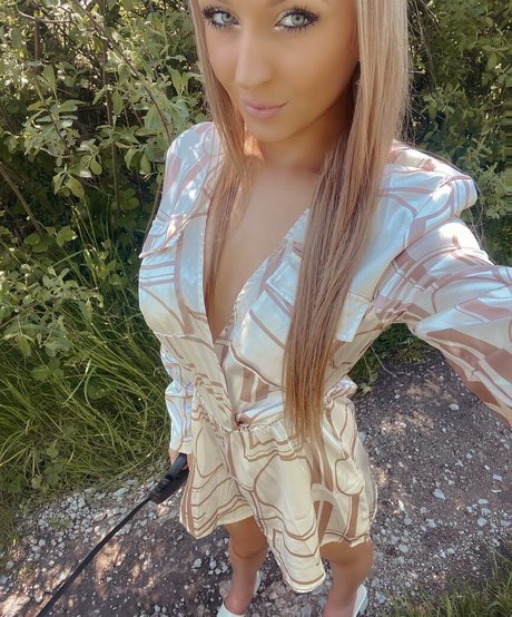 Foto di nudo di fuga di OnlyFans di Saffronleigh