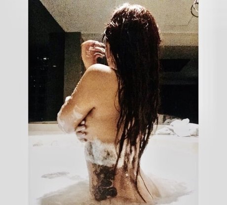 Foto di nudo di fuga di OnlyFans di Monica Sacal