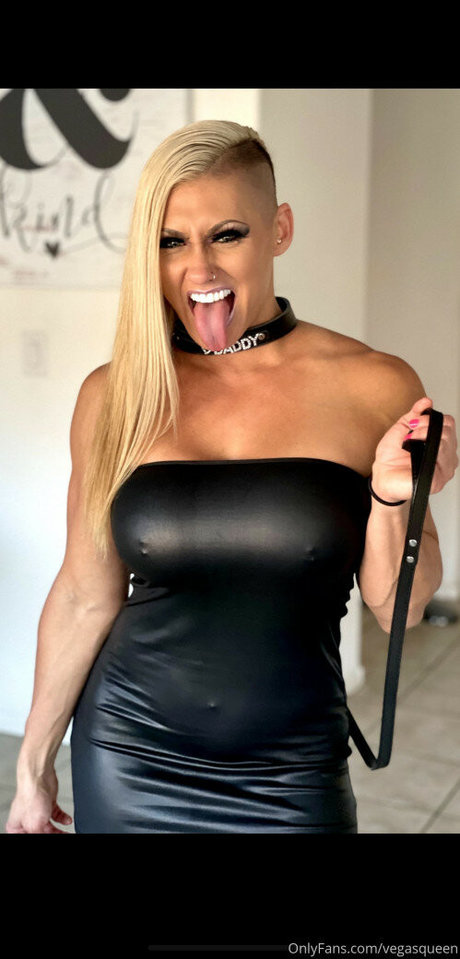 Foto di nudo di fuga di OnlyFans di Queenkarma