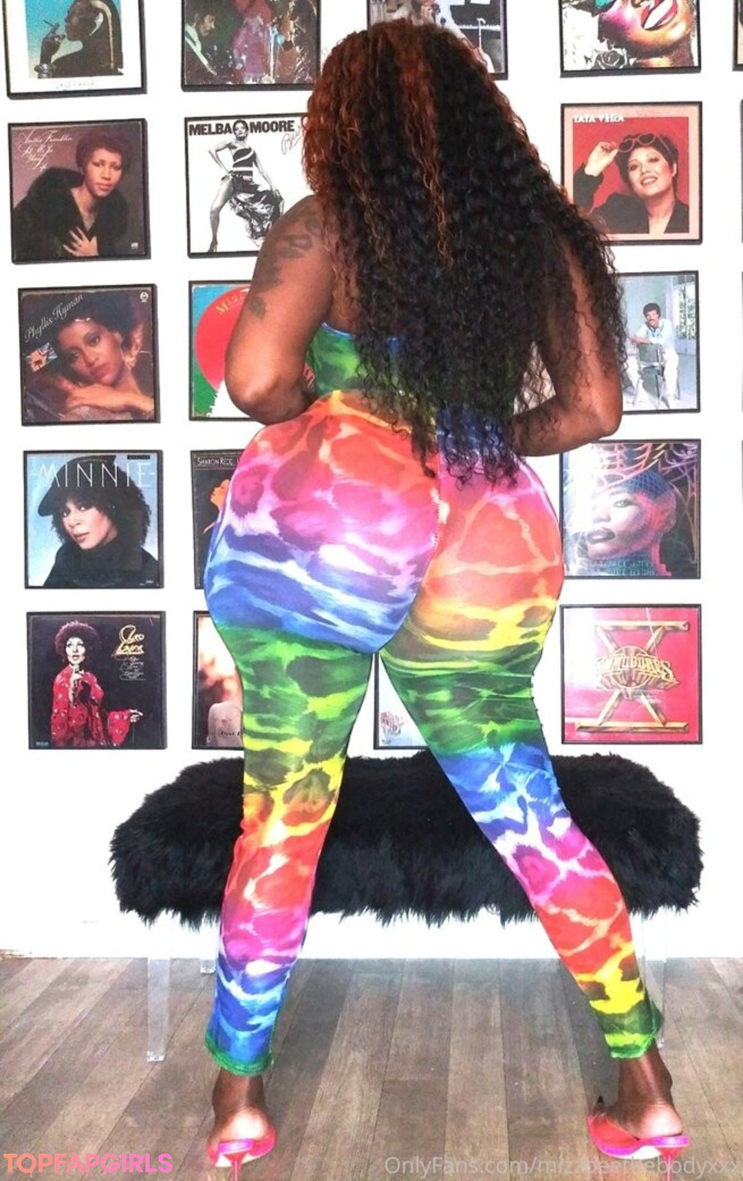 Foto di nudo di fuga di OnlyFans di Mizzbeethebodyxxx #65 Foto di nudo di fuga di OnlyFans di Mizzbeethebodyxxx #65