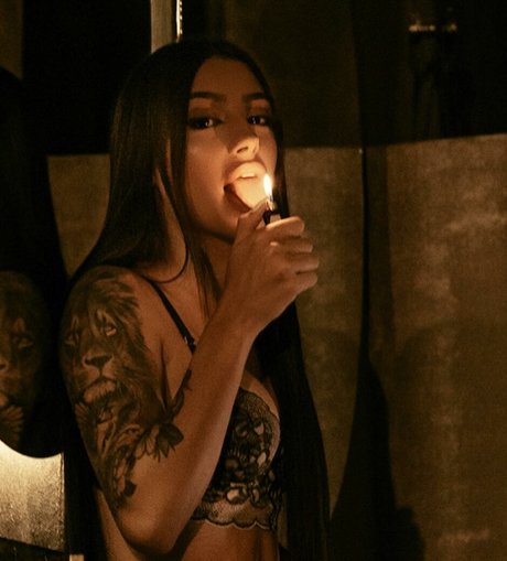 Foto di nudo di fuga di OnlyFans di Bia Miranda Da Fazenda