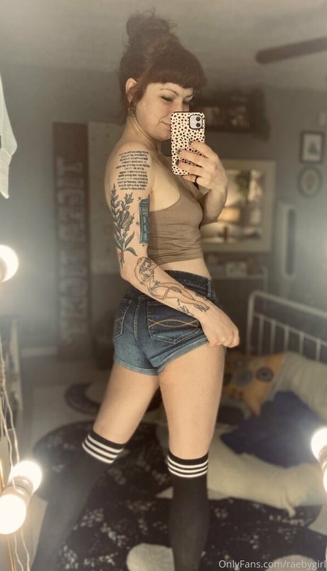 Foto di nudo di fuga di OnlyFans di Raebygirl