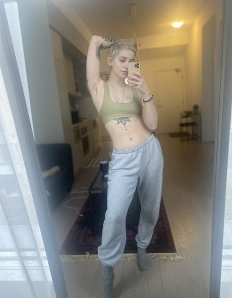 Foto di nudo di fuga di OnlyFans di Samanthaknoxxoxo