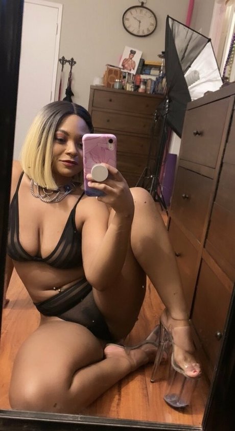 Foto di nudo di fuga di OnlyFans di Averyjane