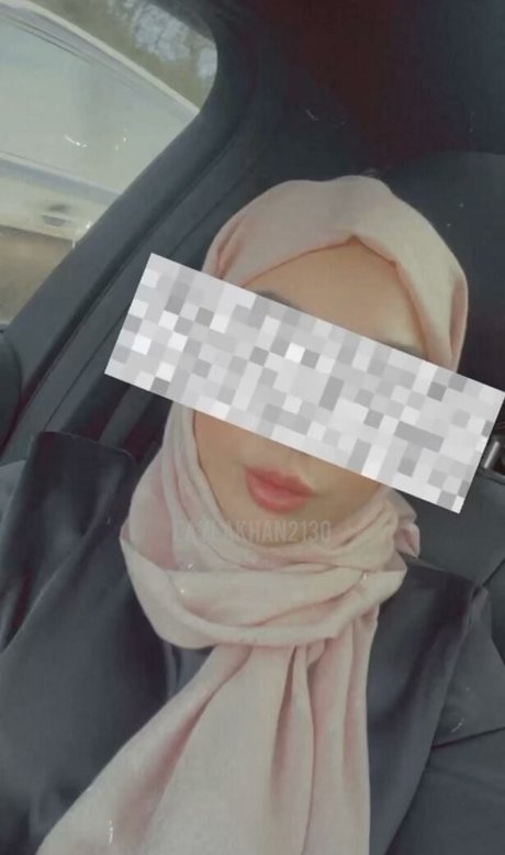 Foto di nudo di fuga di OnlyFans di Layla Khan
