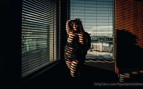 Foto di nudo di fuga di OnlyFans di Fayedanielsbbw