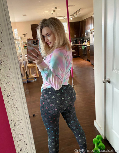 Foto di nudo di fuga di OnlyFans di Lauraluxfree