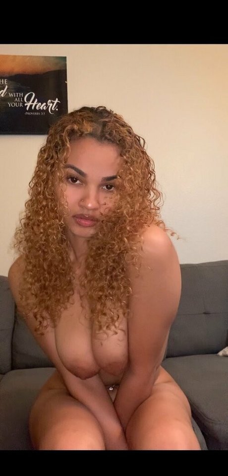 Foto di nudo di fuga di OnlyFans di Krispycreamm