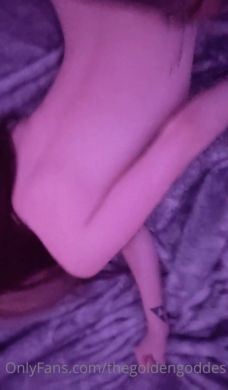 Foto di nudo di fuga di OnlyFans di Thegoldengoddes