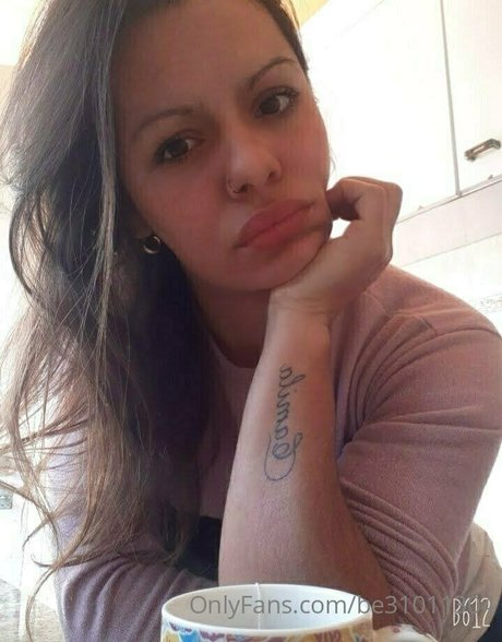 Foto di nudo di fuga di OnlyFans di Be31011304