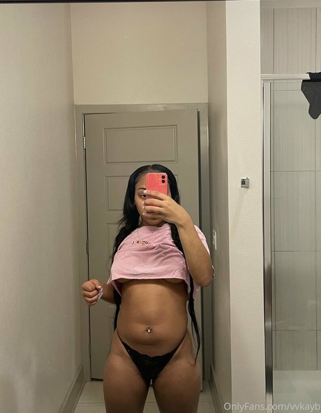 Foto di nudo di fuga di OnlyFans di Vvkayb