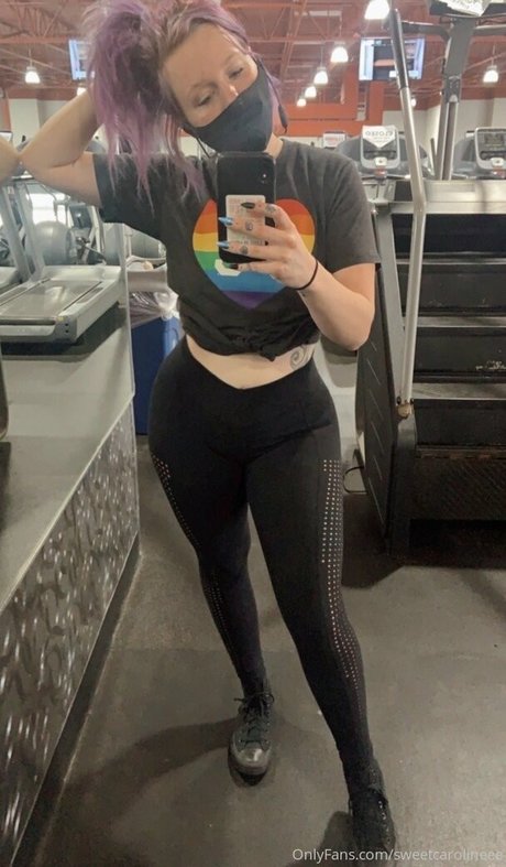 Foto di nudo di fuga di OnlyFans di Sweetcarolineee