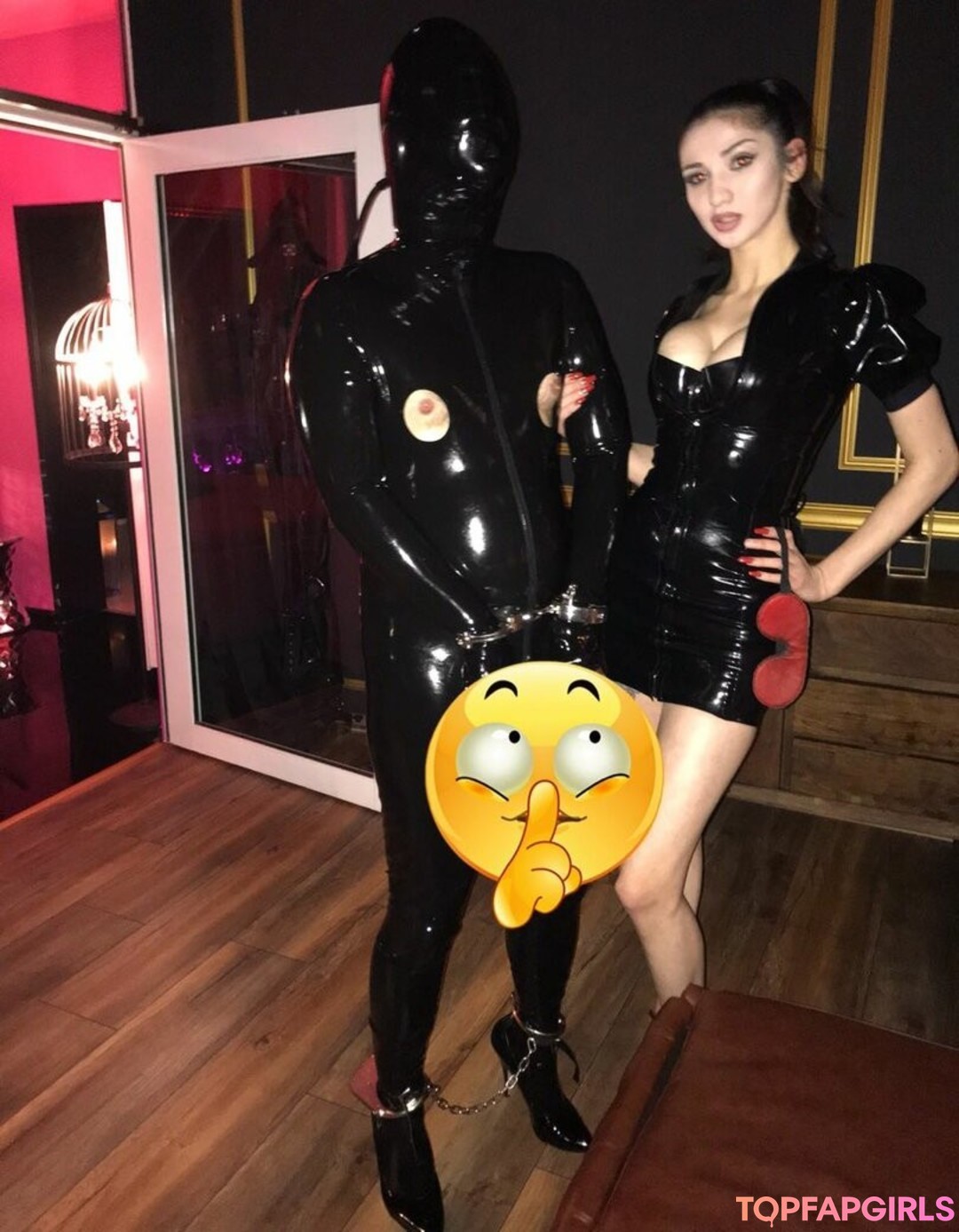 Foto di nudo di fuga di OnlyFans di Handcuffs #14 Foto di nudo di fuga di OnlyFans di Handcuffs #14