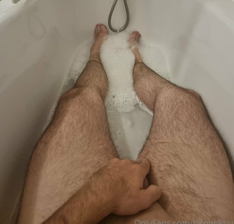 Foto di nudo di fuga di OnlyFans di Pitourikou